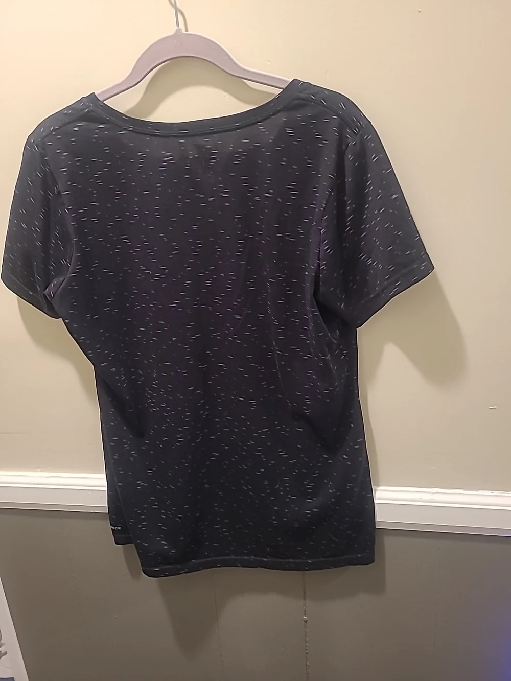 Reebok Women’s Athletic Top Size L VNeck Speckled Speedwick BLK/WhT Activewear - Picture 7 of 12